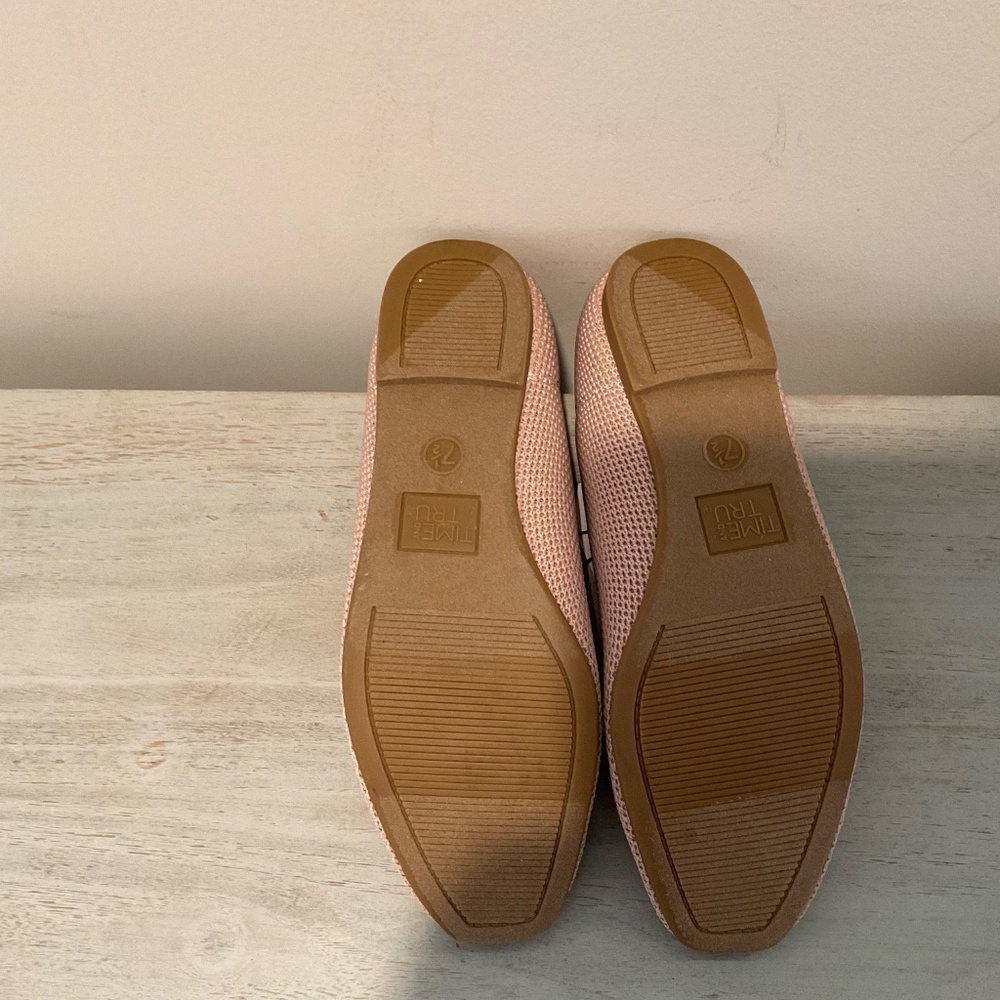 Women's flats pink in color - Picture 5 of 5